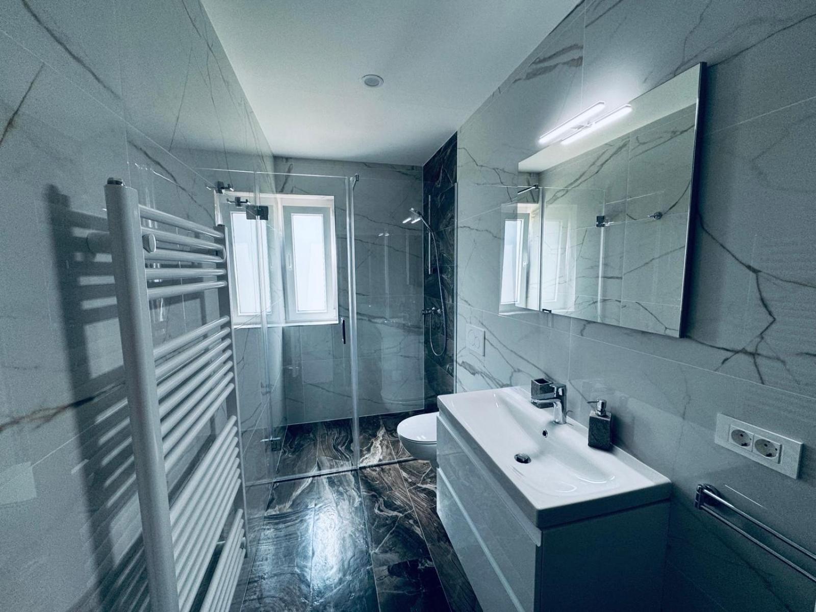Rebecca'S Apartment Радовлица Екстериор снимка